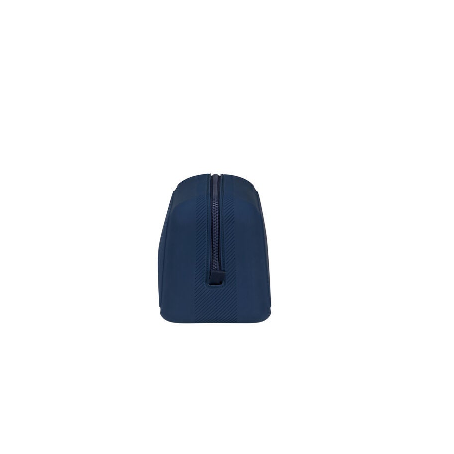 Urban Groove Toiletry Kit in the color Dark Navy. image number 3